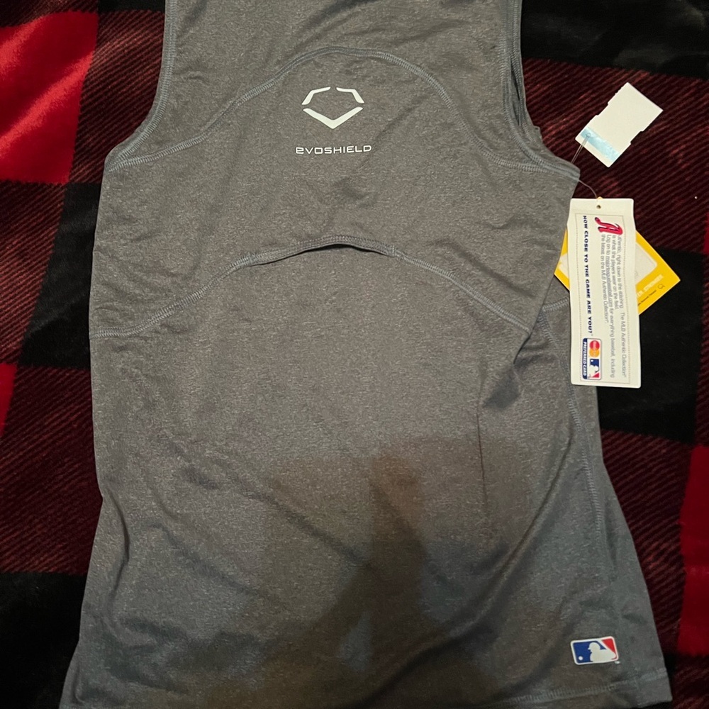 Evoshield authentic men’s tank, size medium
